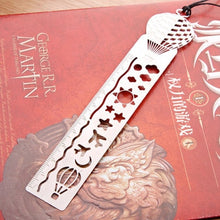 Load image into Gallery viewer, Delicate cutout book mark